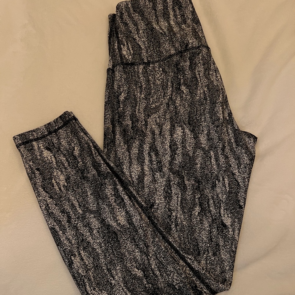 Athletic leggings